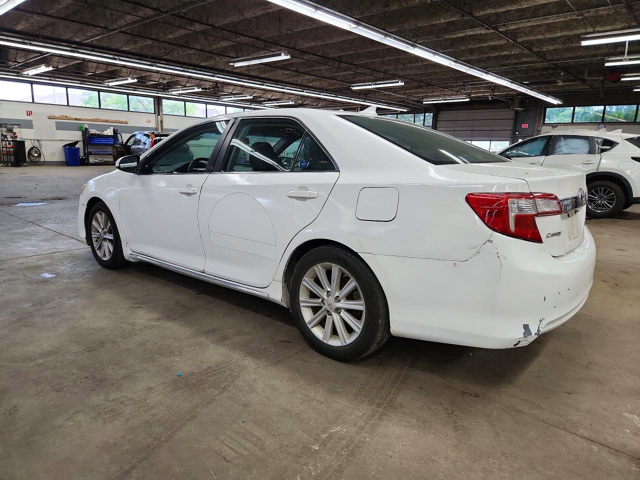 2012 TOYOTA CAMRY HYBRID — фото 2