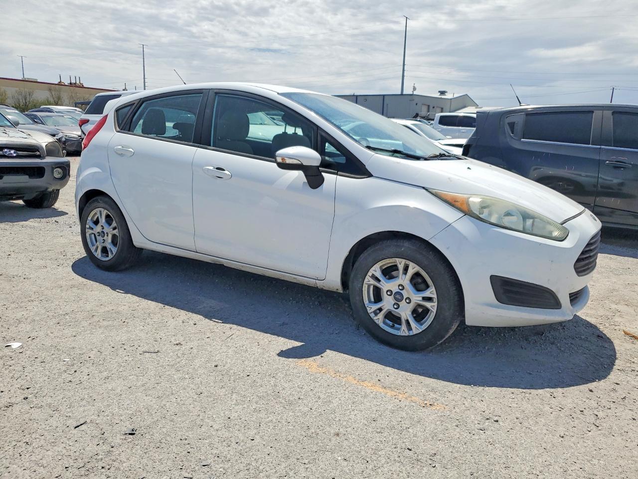2015 FORD FIESTA — фото 4