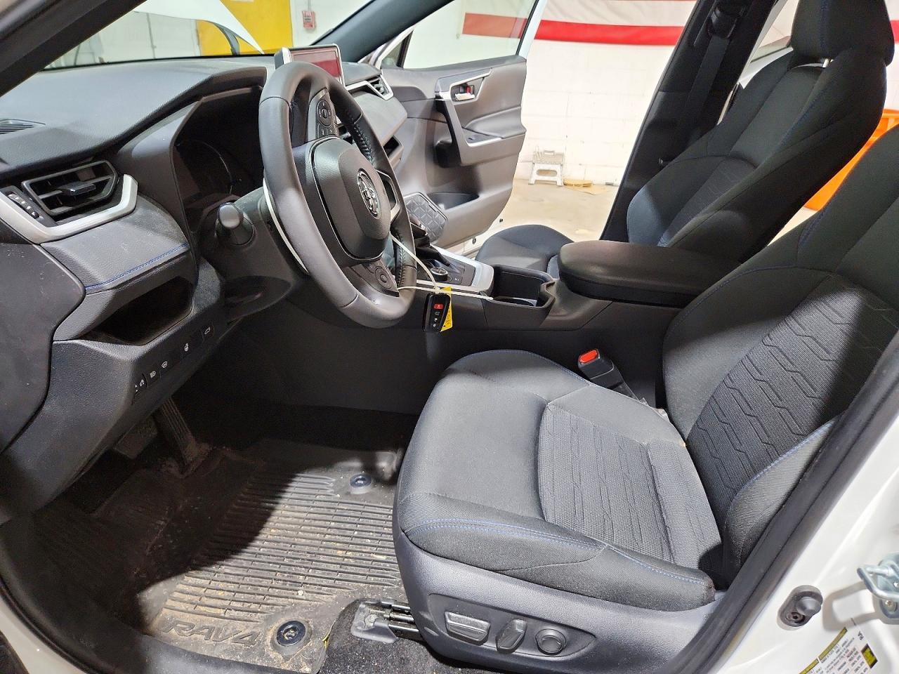 2024 TOYOTA RAV4 HYBRID — фото 7