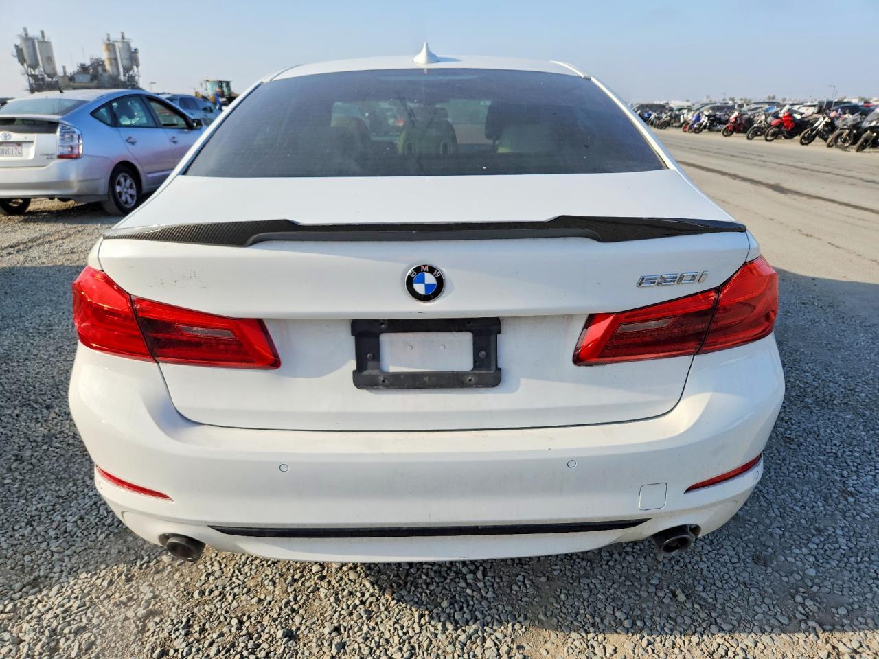 2017 BMW 5 SERIES — фото 6