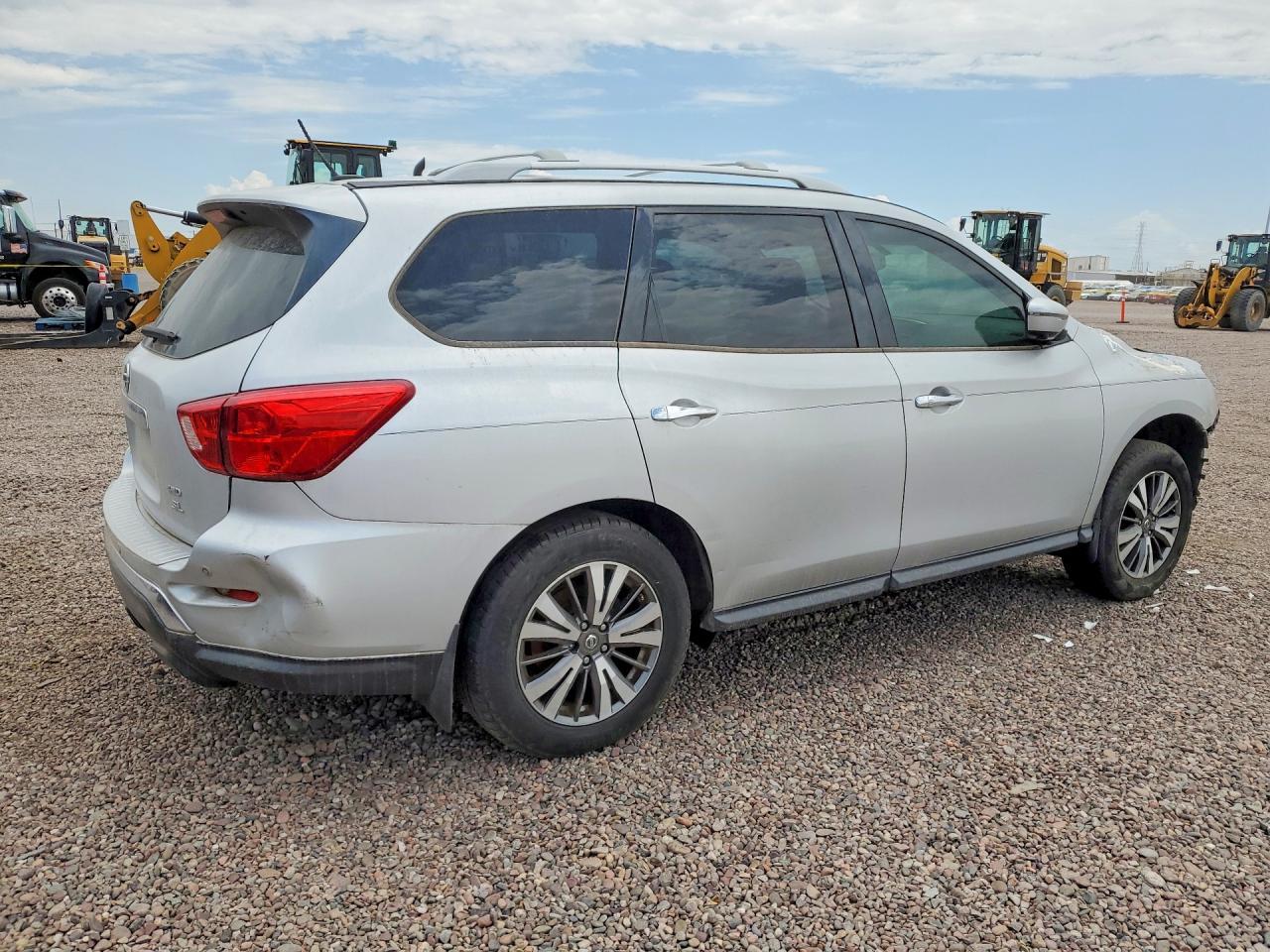 2017 NISSAN PATHFINDER — фото 3