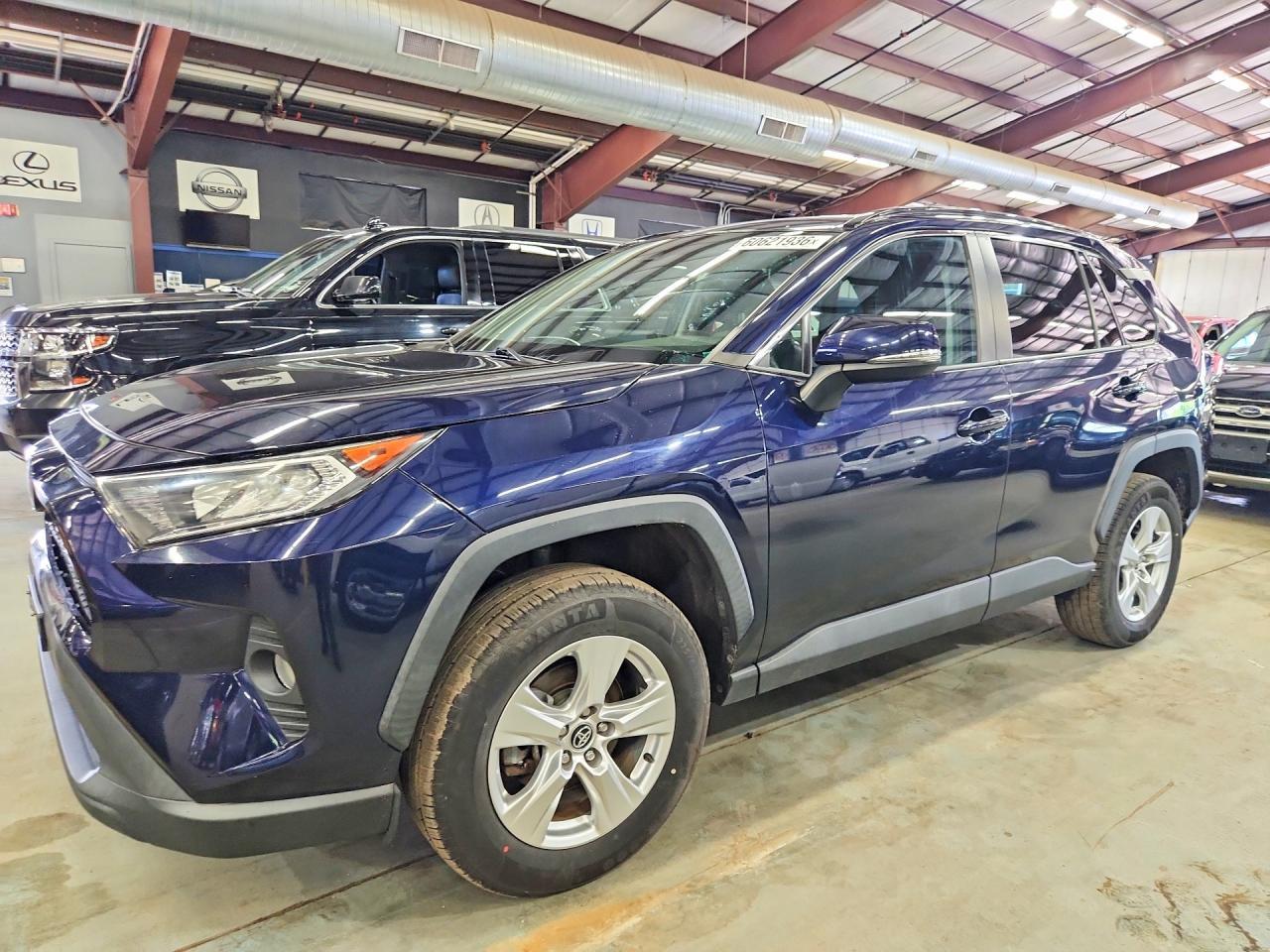 2020 TOYOTA RAV4 — фото 1