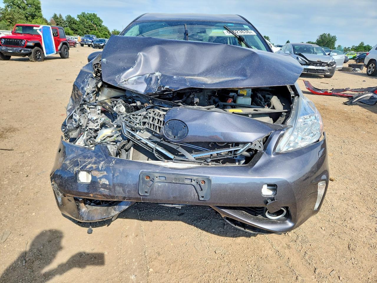 2014 TOYOTA PRIUS V — фото 5