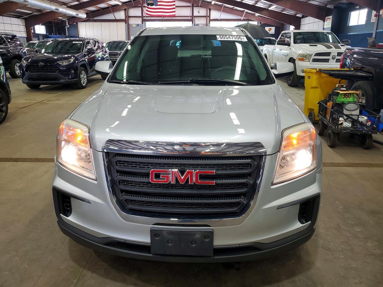 2017 GMC TERRAIN — фото 5