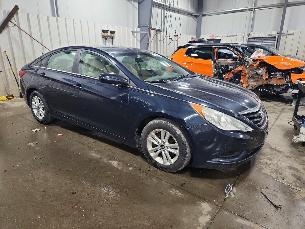 2011 HYUNDAI SONATA — фото 4