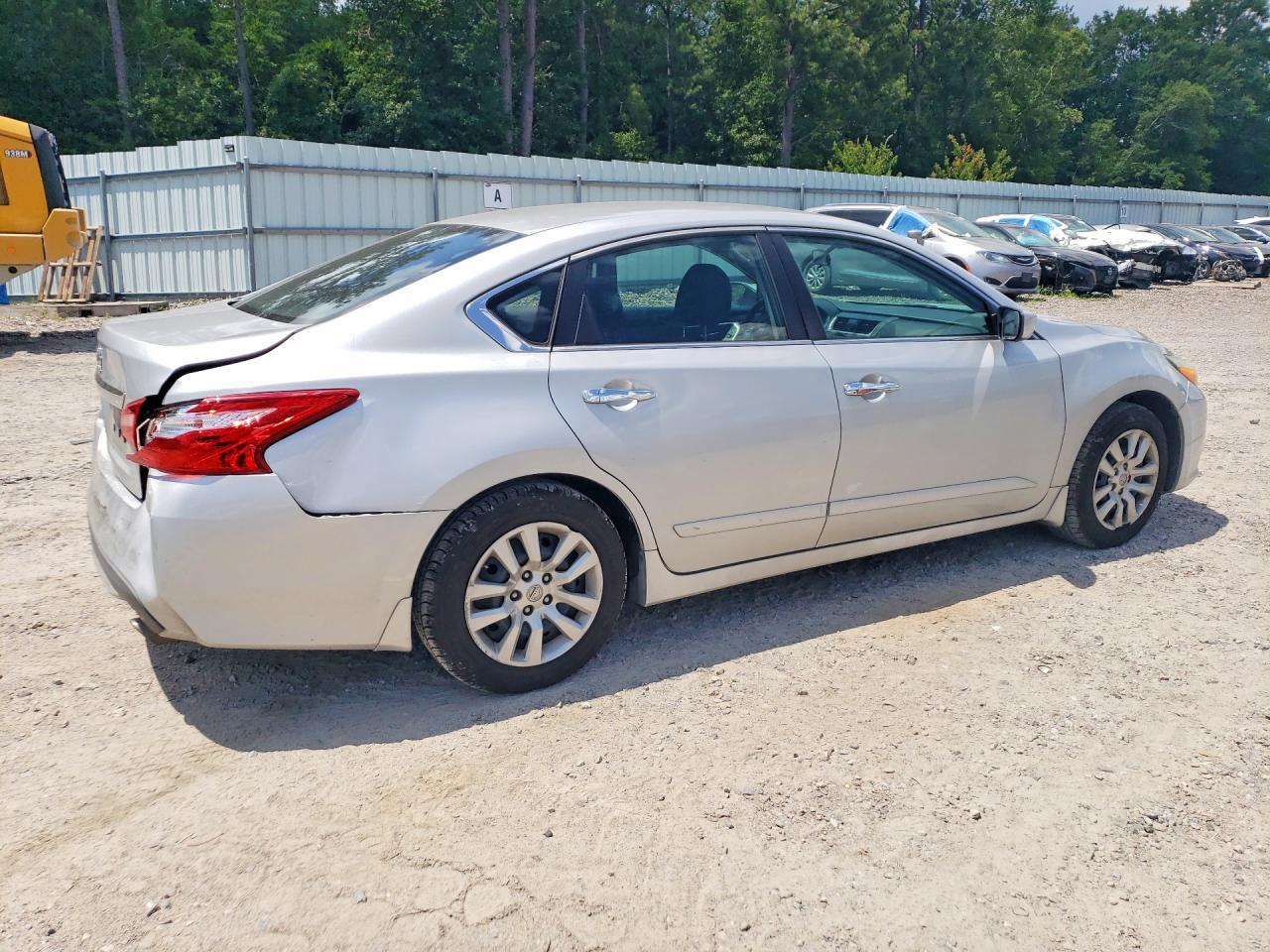 2017 NISSAN ALTIMA — фото 3