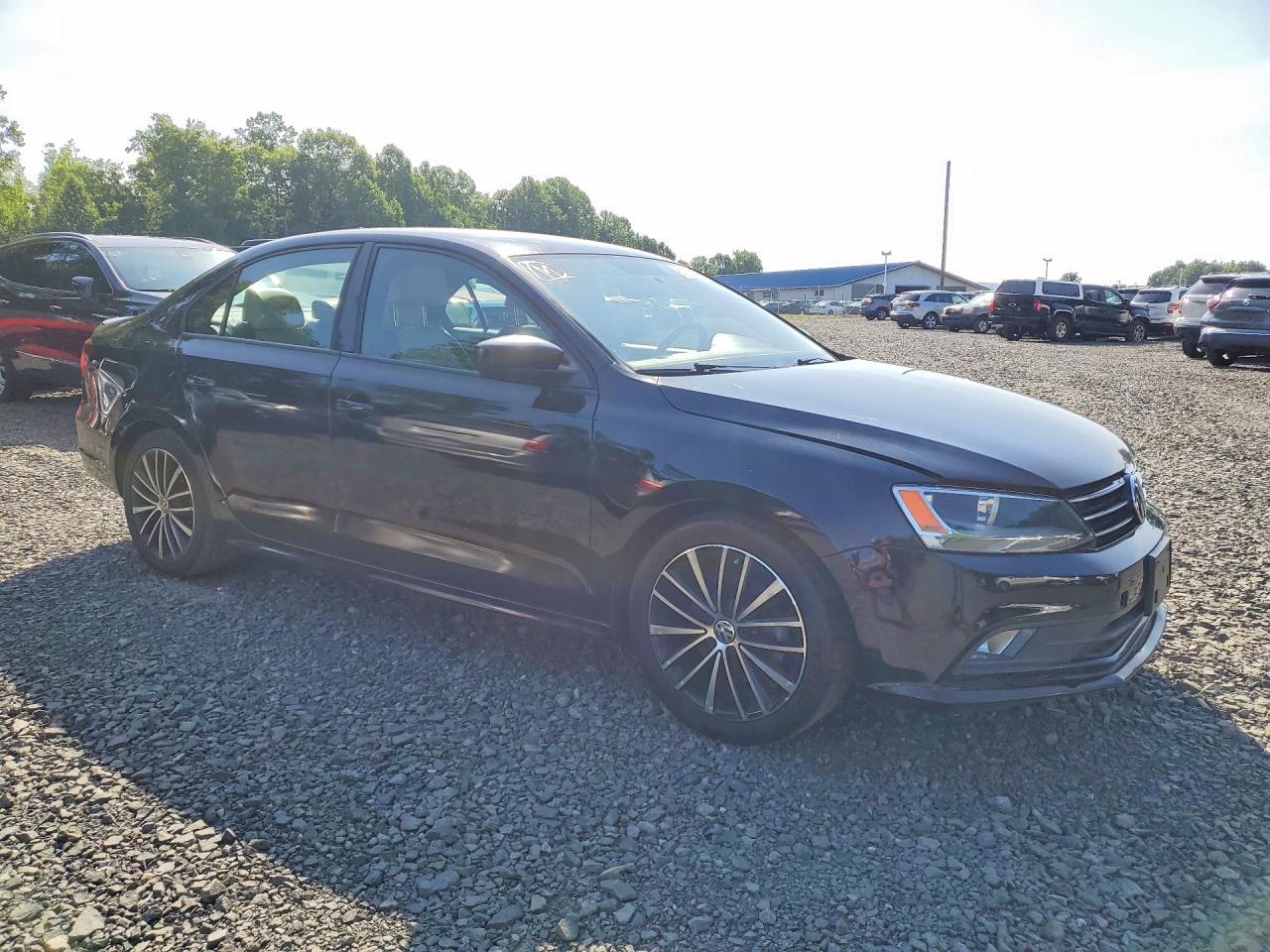 2016 VOLKSWAGEN JETTA — фото 4