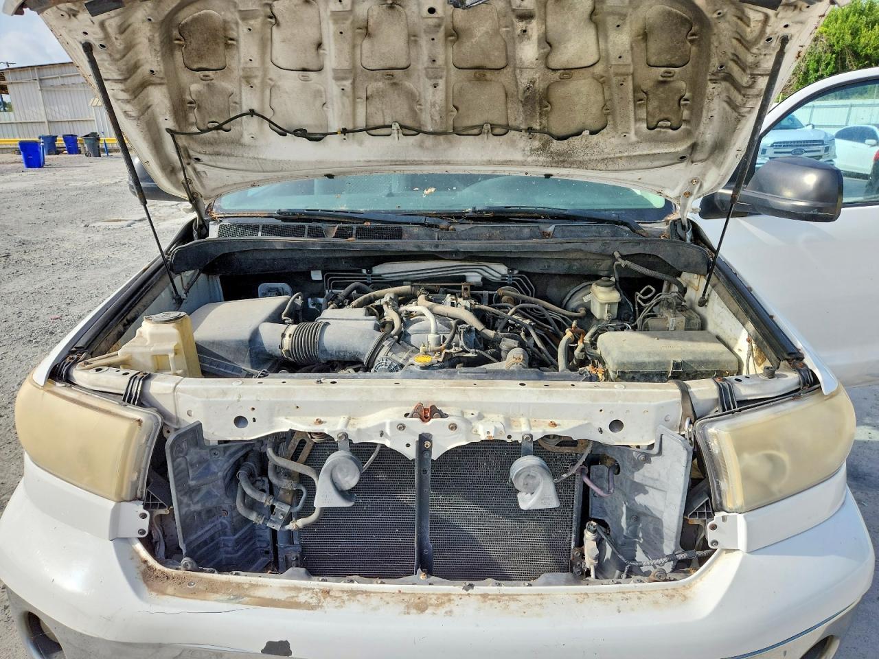 2010 TOYOTA TUNDRA — фото 11
