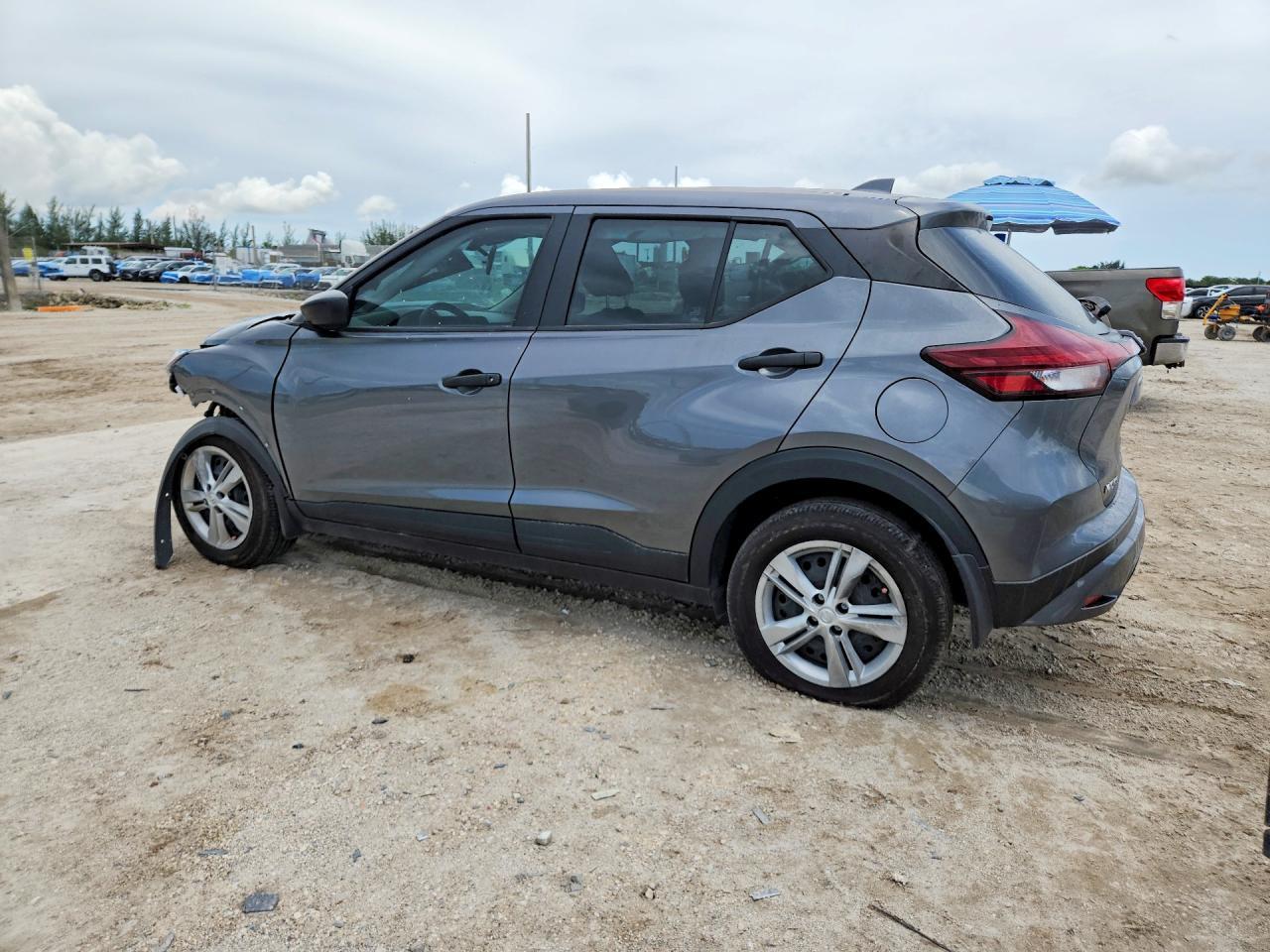 2025 NISSAN KICKS — фото 2