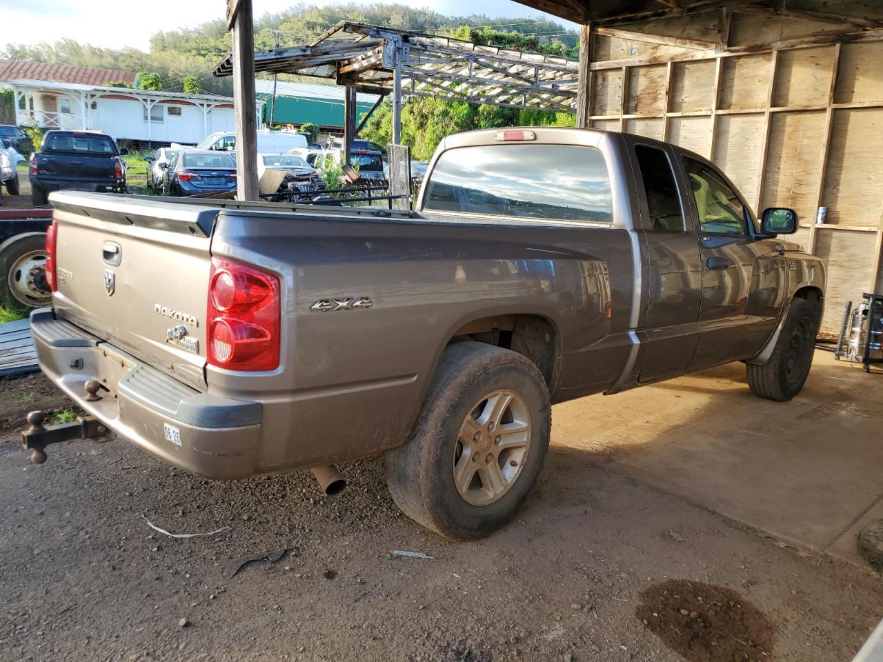 DODGE DAKOTA