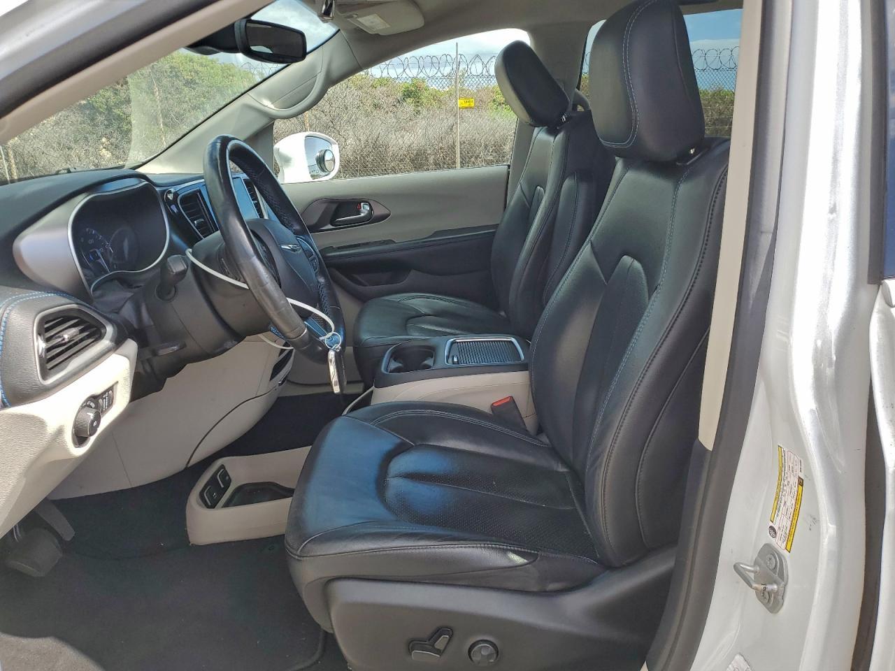 CHRYSLER PACIFICA