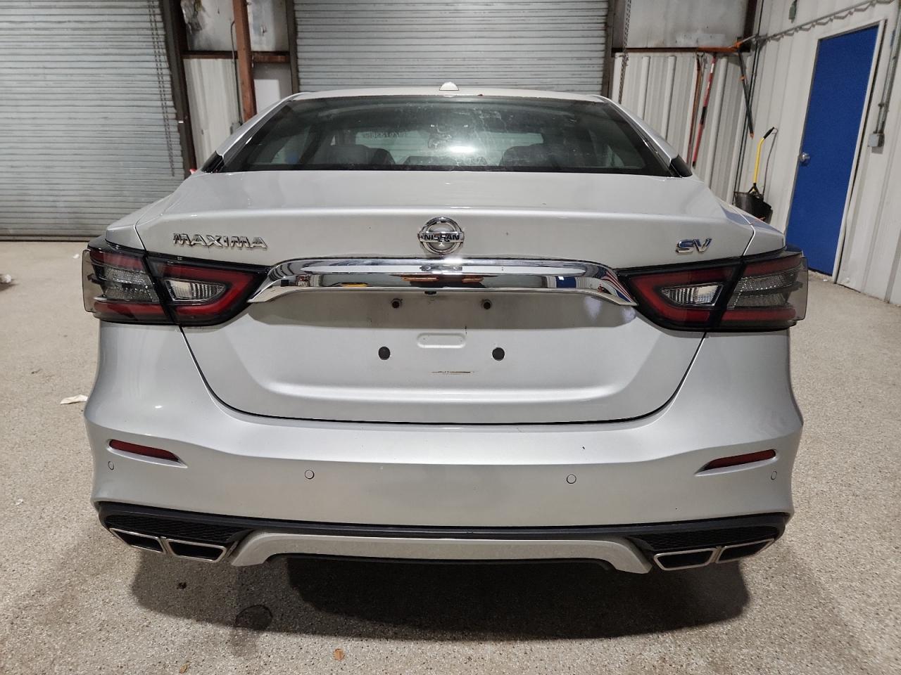 NISSAN MAXIMA