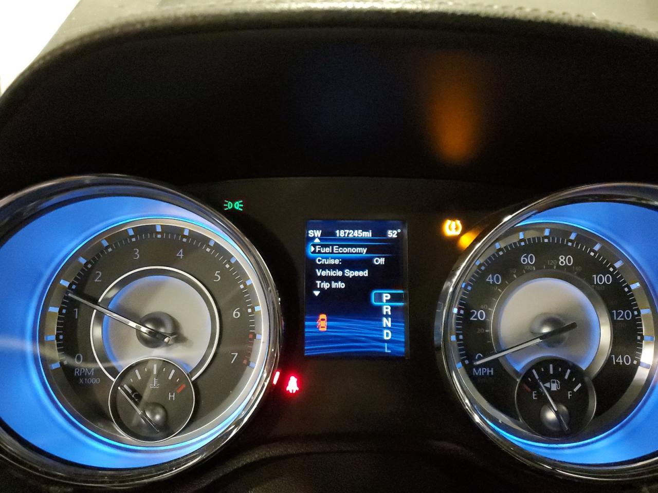 2014 CHRYSLER 300 — фото 9