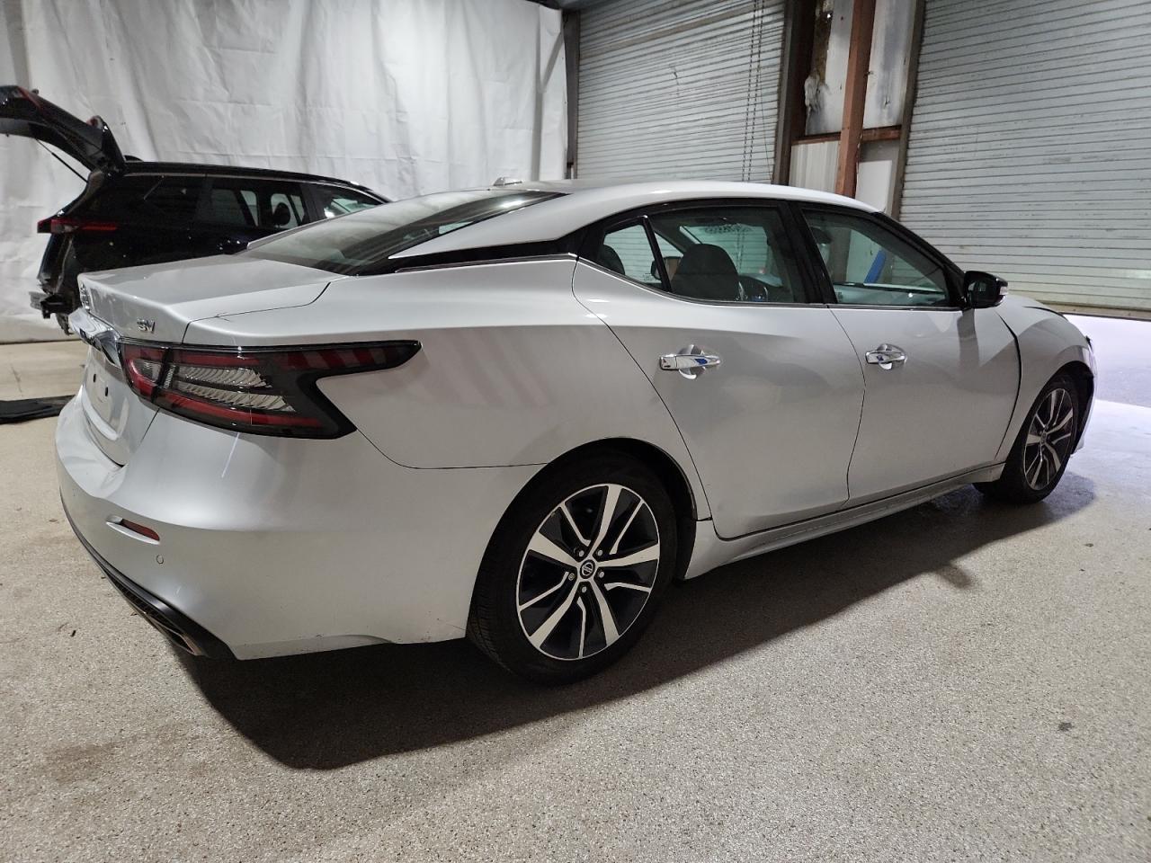 NISSAN MAXIMA