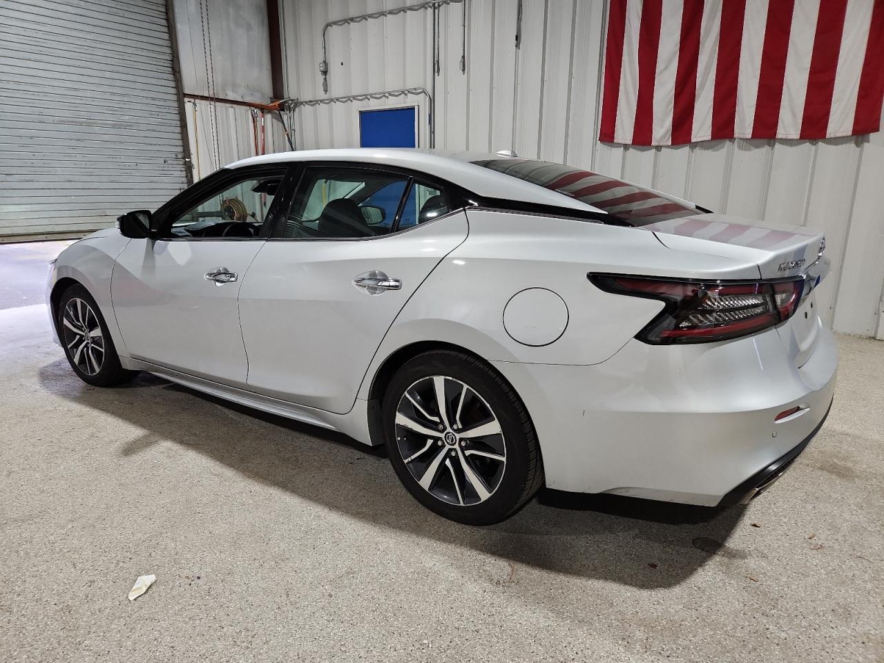NISSAN MAXIMA