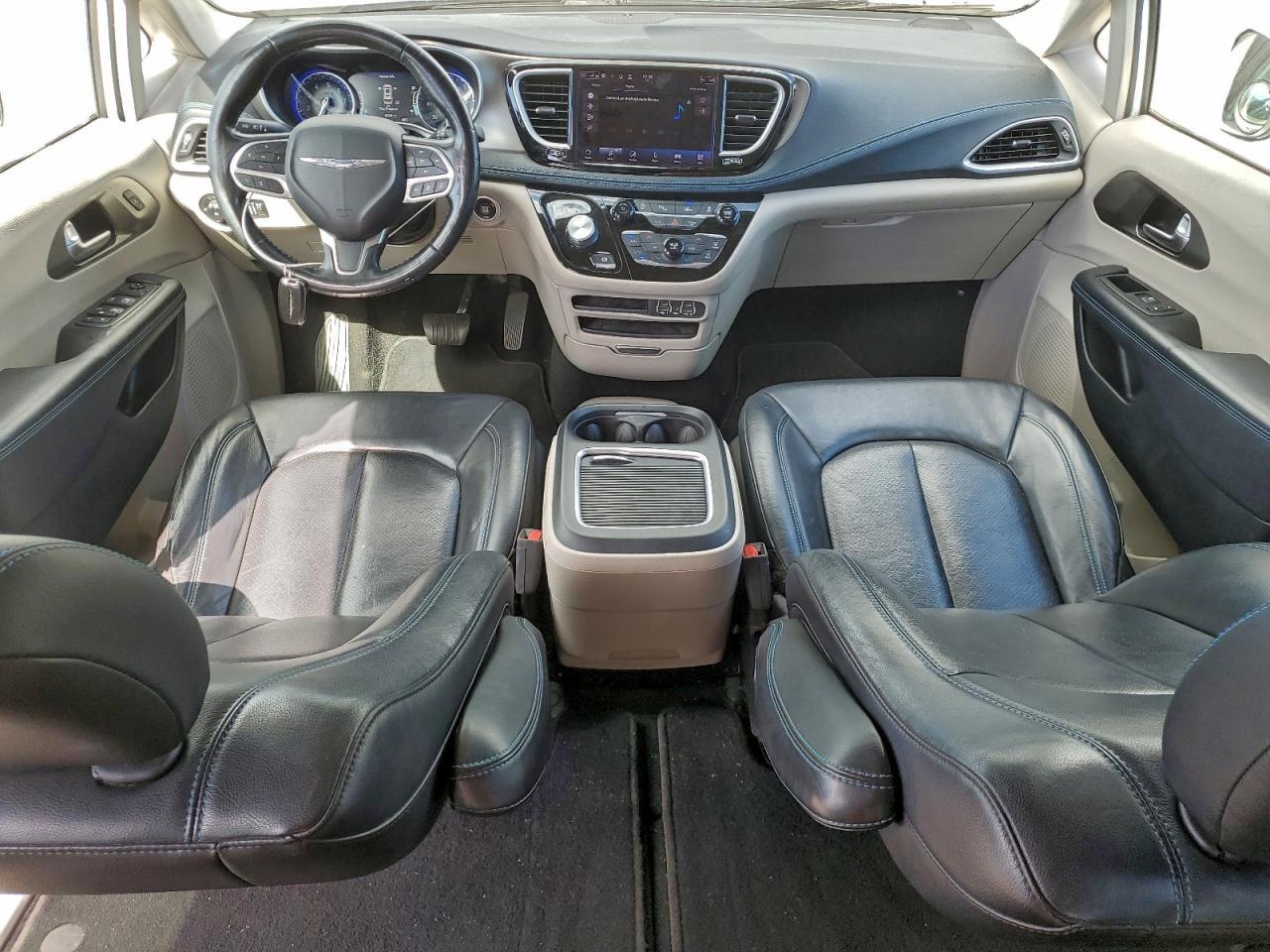 CHRYSLER PACIFICA