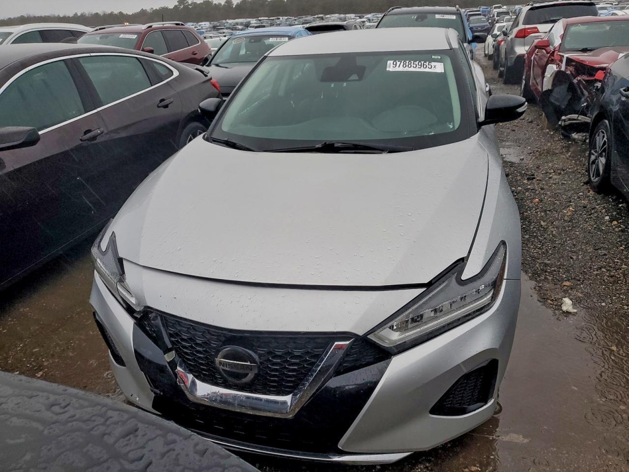 NISSAN MAXIMA