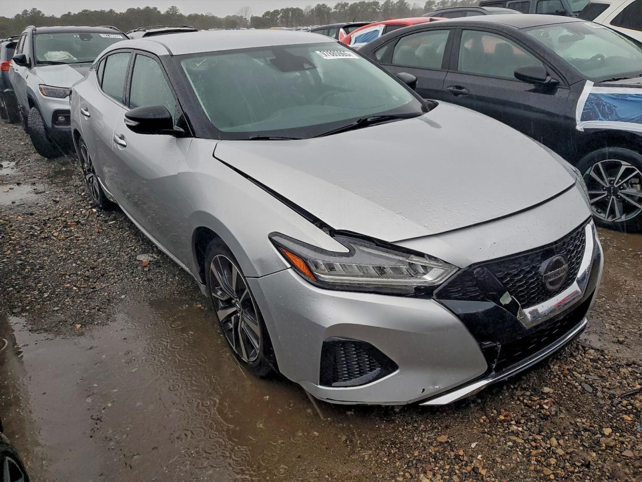 NISSAN MAXIMA