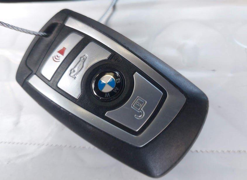 BMW 330E