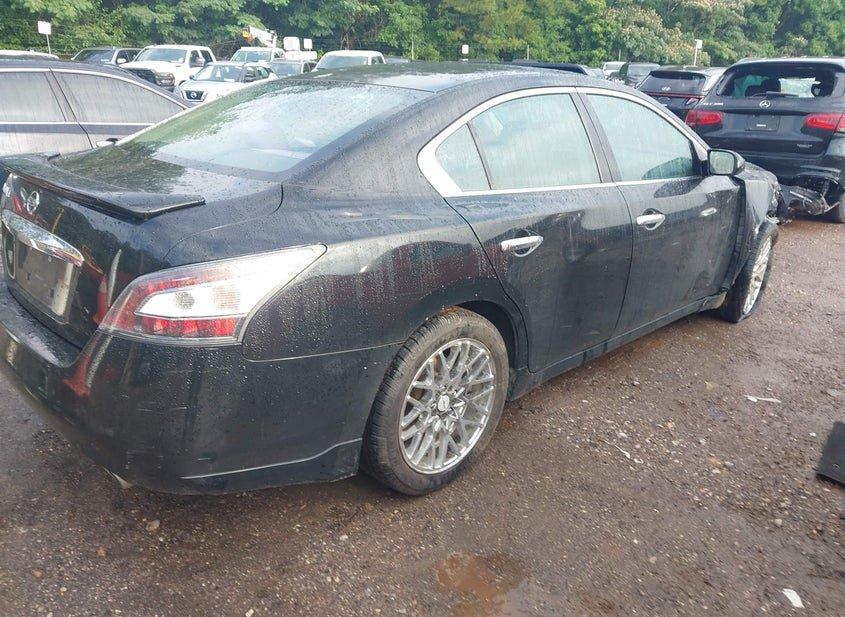 Nissan Maxima