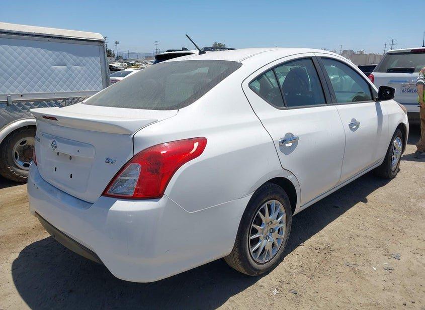 Nissan Versa