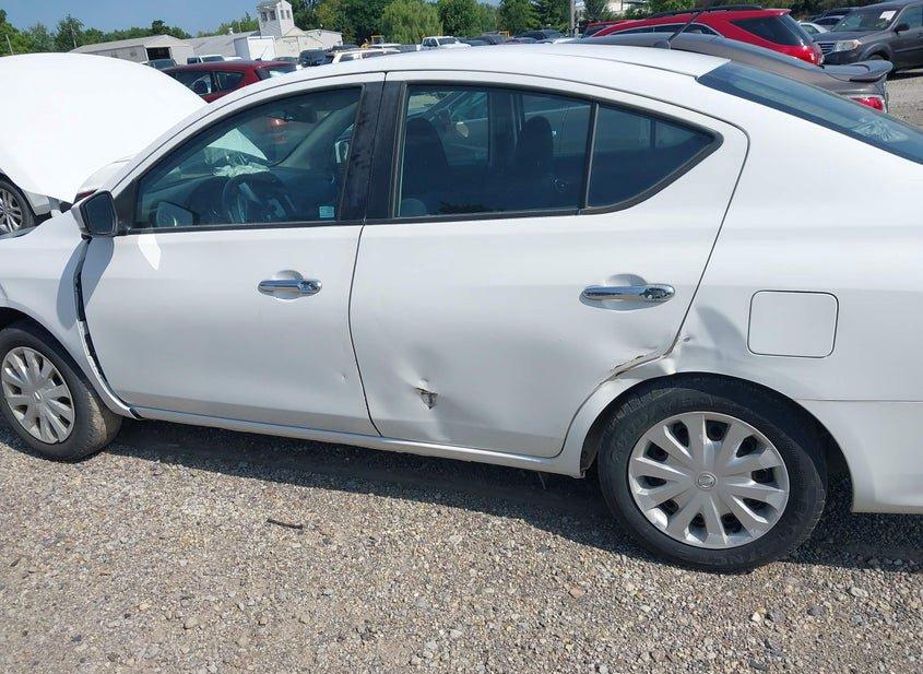 Nissan Versa