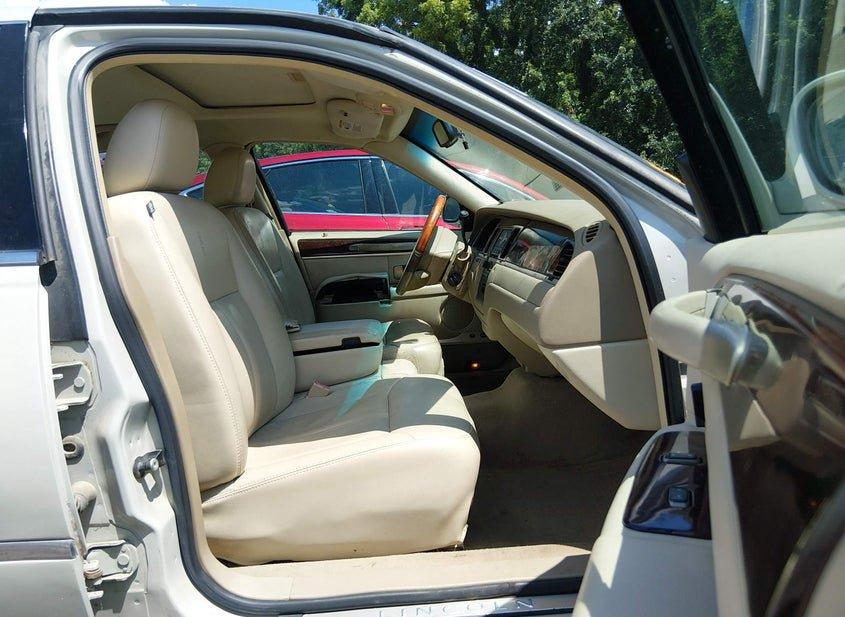 Lincoln Town Car
