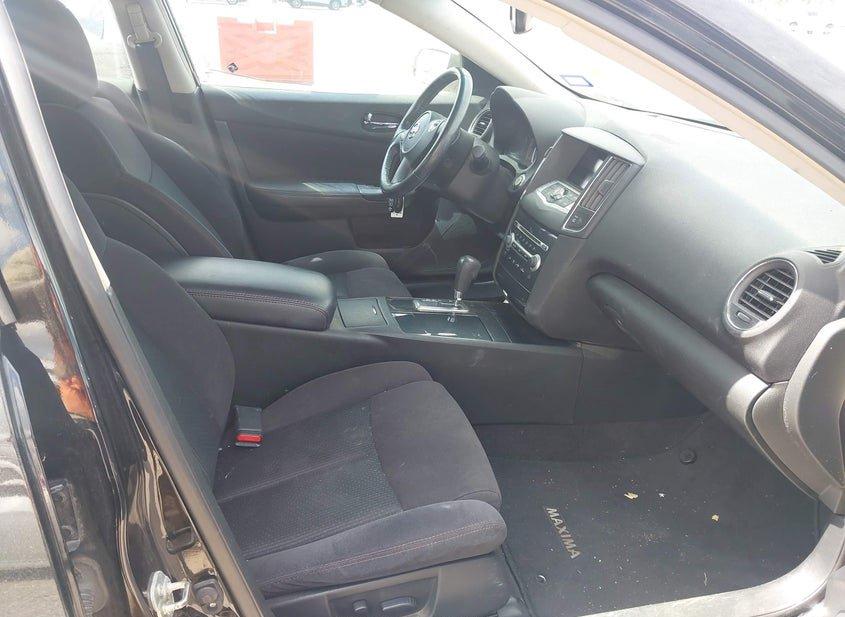 Nissan Maxima