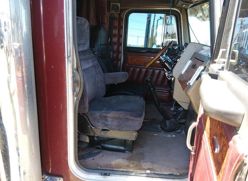 Peterbilt 379