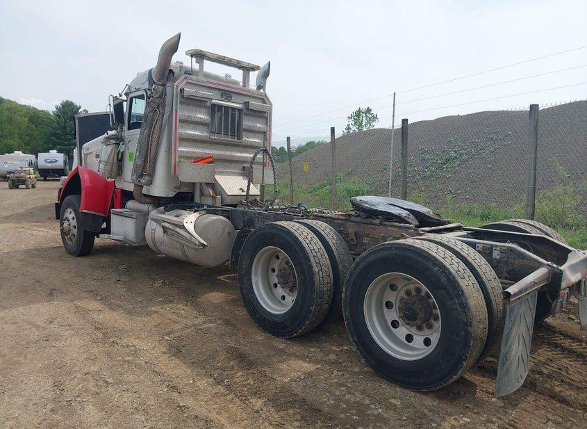 Peterbilt 388