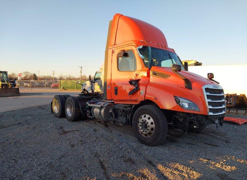 Freightliner New Cascadia 116