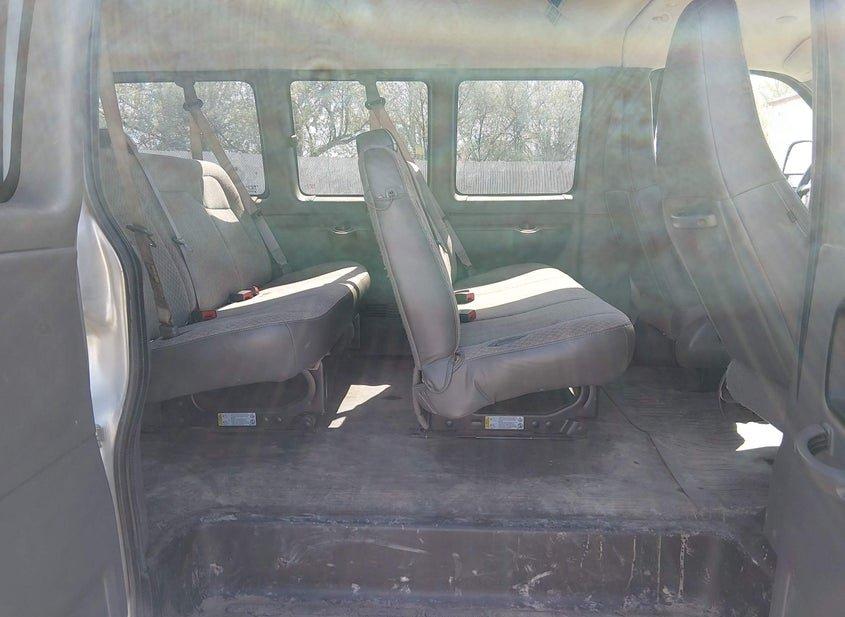Chevrolet Express 2500