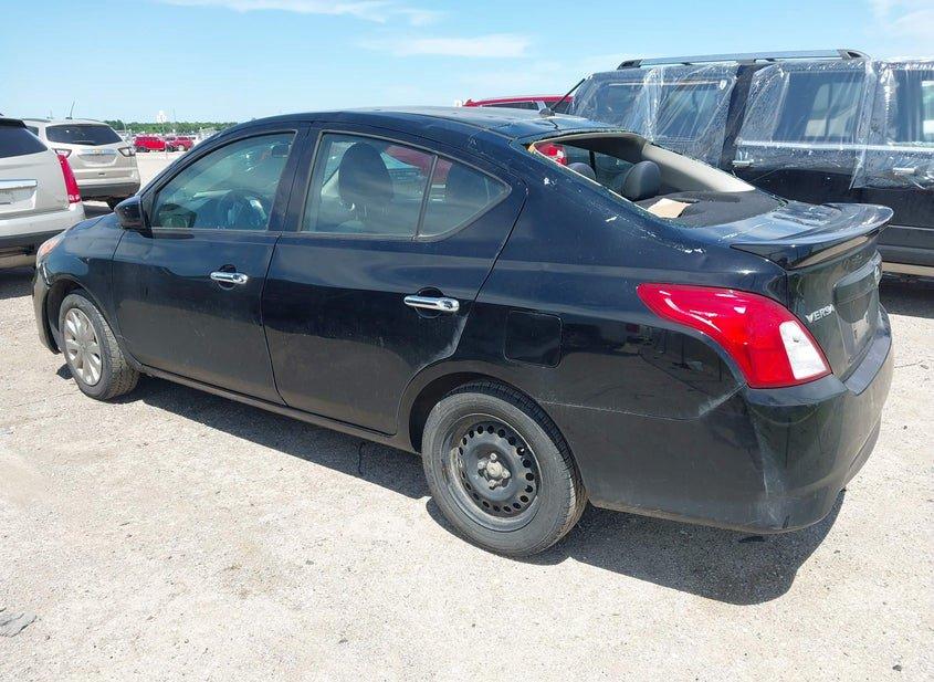 Nissan Versa
