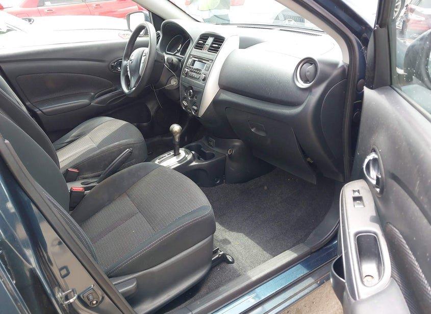 Nissan Versa