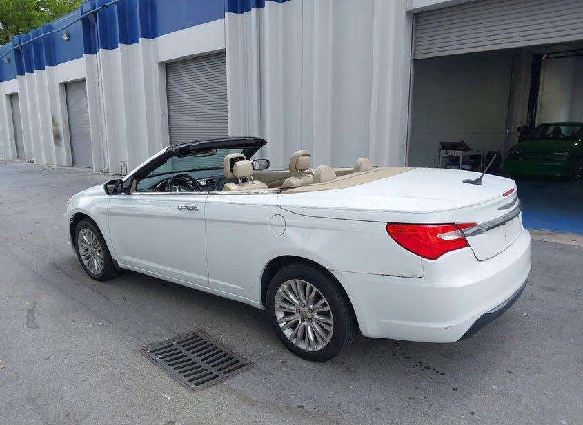 Chrysler 200