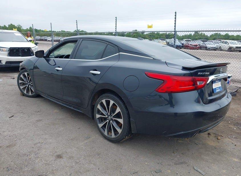 Nissan Maxima