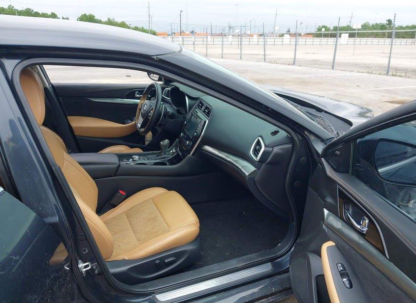 Nissan Maxima