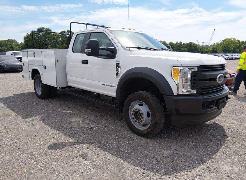 Ford F-450 Chassis