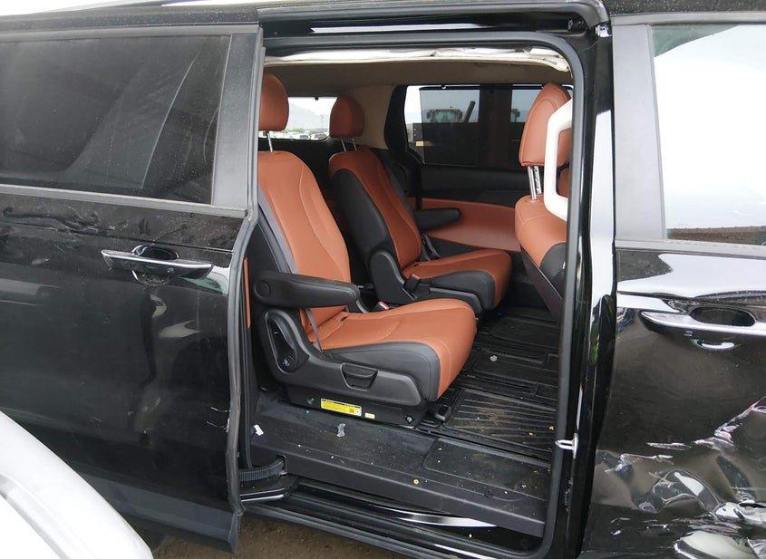 Kia Carnival Mpv Hybrid