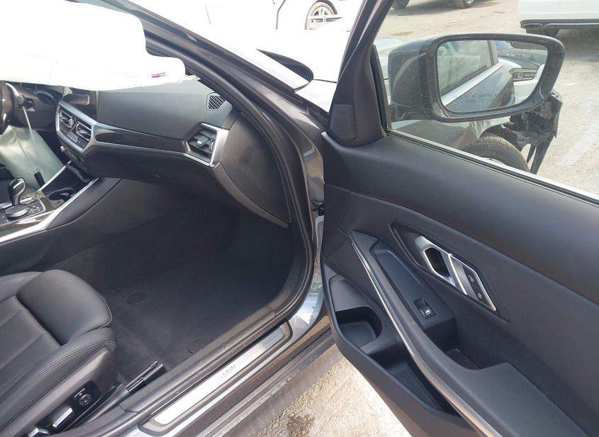 BMW 330I