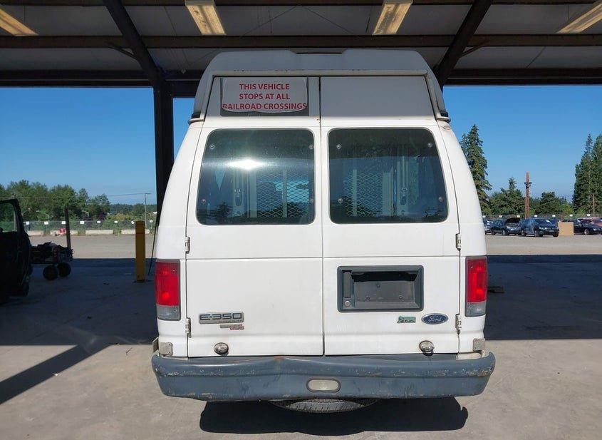 Ford E-350 Super Duty