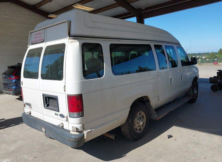 Ford E-350 Super Duty