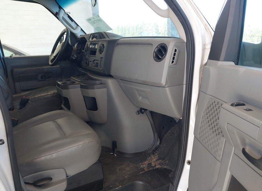 Ford E-350 Super Duty