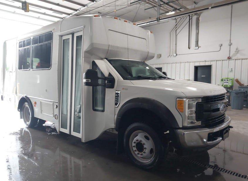 Ford F-450 Chassis