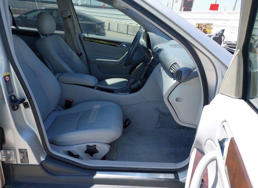 Mercedes-Benz C 240