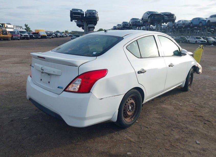 Nissan Versa
