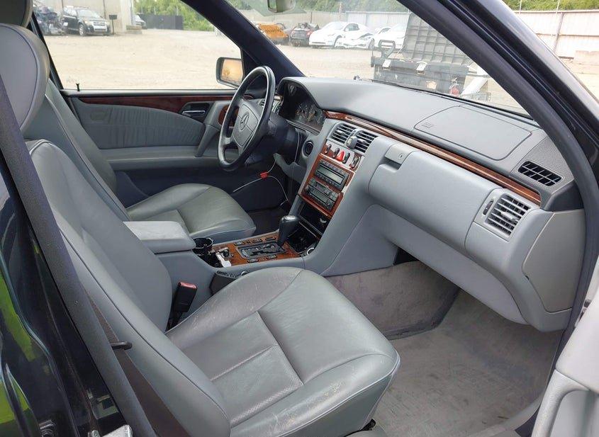 Mercedes-Benz E