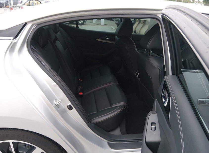 Nissan Maxima