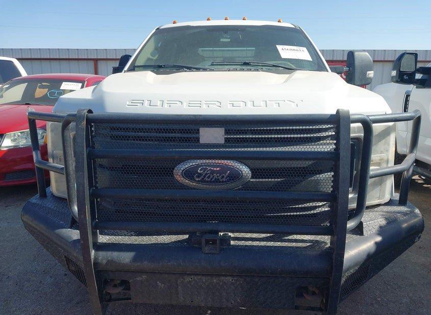 Ford F-350 Chassis