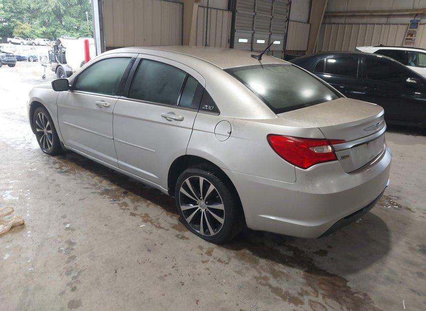 Chrysler 200
